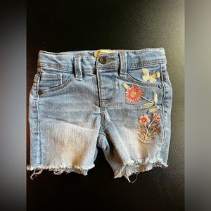 Squeeze Toddler Shorts. Size 3T